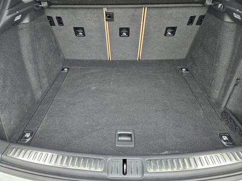 Used 2025 Porsche Macan image 31