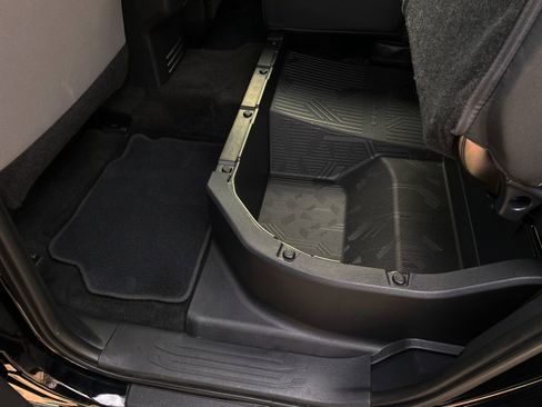 Used 2025 Toyota Tacoma TRD Off-Road image 30