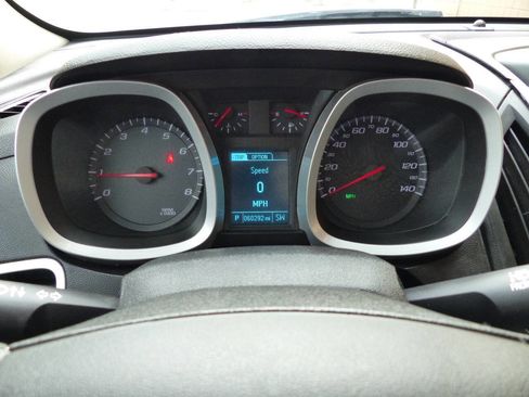 Used 2016 Chevrolet Equinox LS image 31