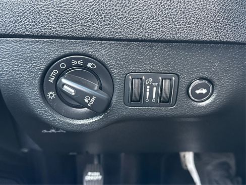 Used 2014 Dodge Charger R/T RWD image 19