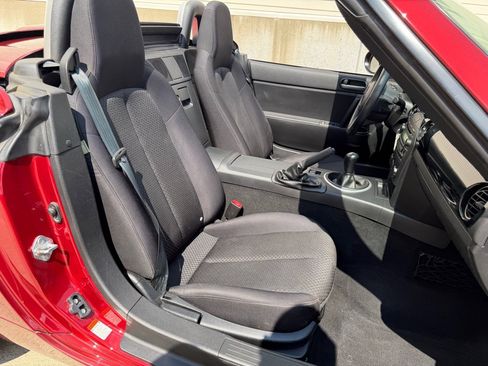 Used 2007 MAZDA MX-5 Miata Sport RWD image 21
