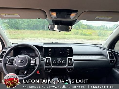 Used 2021 Kia Sorento LX FWD image 12