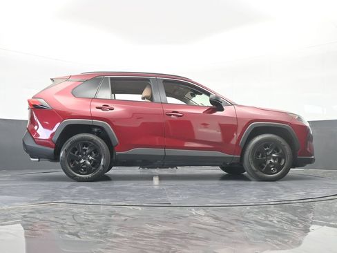 Used 2019 Toyota RAV4 LE image 59