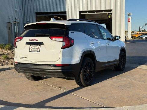 Used 2023 GMC Terrain SLE w/ Driver Convenience Package image 5