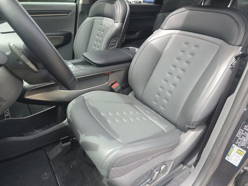 Used 2026 Kia EV9 Wind AWD/4WD image 25