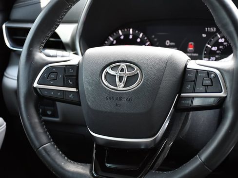 Used 2021 Toyota Highlander Limited AWD/4WD image 24