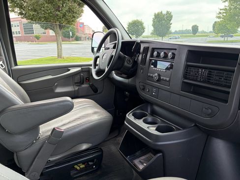 Used 2013 GMC Savana 2500 RWD image 19