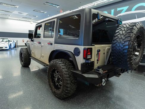 Used 2018 Jeep Wrangler Unlimited Rubicon image 10