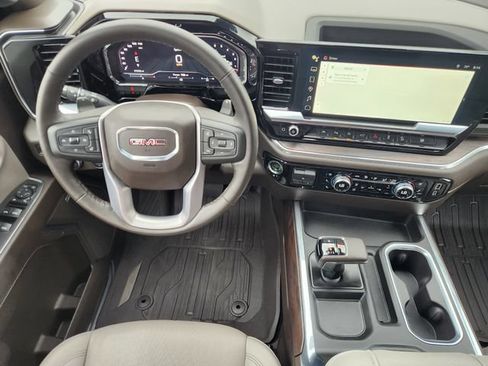 Used 2024 GMC Sierra 1500 SLT AWD/4WD image 29