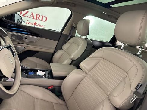 Used 2024 Lincoln Nautilus Reserve w/ Equipment Group 203A image 11