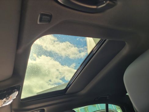 Used 2025 BMW i5 M60 w/ Premium Package image 19