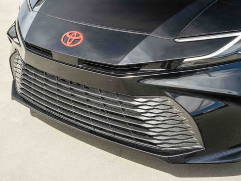 Certified 2025 Toyota Camry XLE image 9