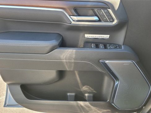 Used 2025 GMC Sierra 1500 Denali image 25