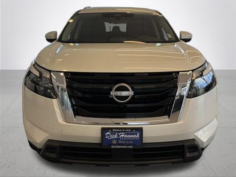 Used 2024 Nissan Pathfinder SV AWD/4WD image 3