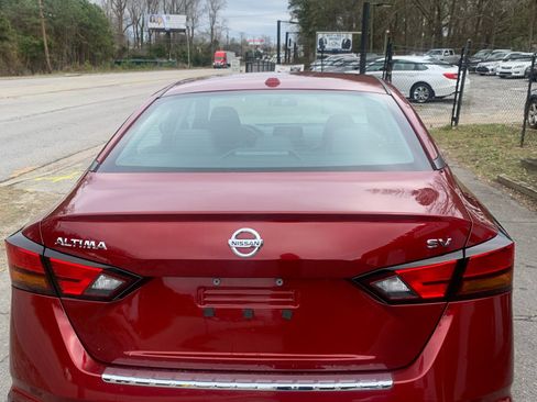 Used 2022 Nissan Altima 2.5 SV w/ SV Premium Package image 5