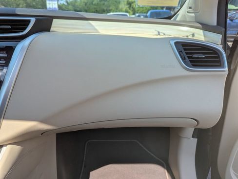 Used 2016 Nissan Murano Platinum w/ Platinum Technology Package AWD/4WD image 38