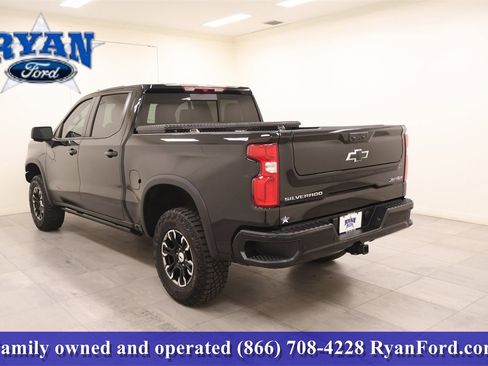 Used 2024 Chevrolet Silverado 1500 ZR2 image 3