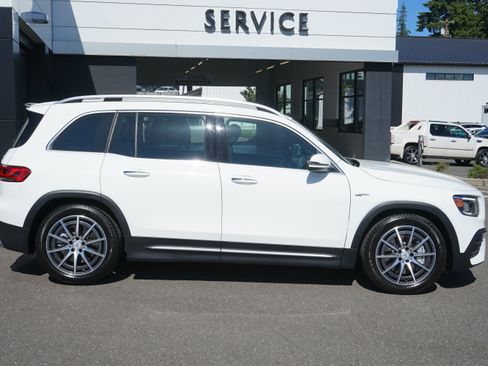 Used 2023 Mercedes-Benz GLB 35 AMG 4MATIC w/ Premium Package image 2