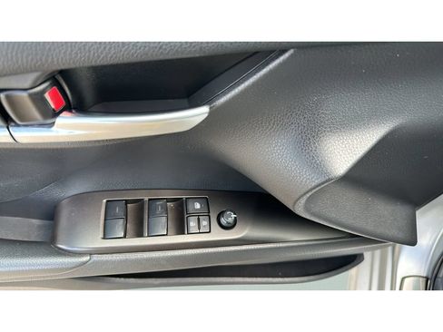 Used 2023 Toyota Camry SE FWD image 12