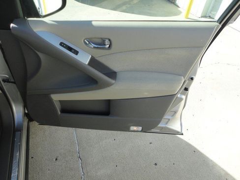 Used 2010 Nissan Murano S image 18