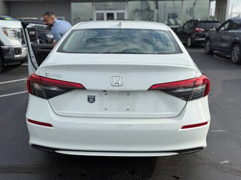 Used 2023 Honda Civic LX image 5