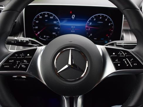 Certified 2025 Mercedes-Benz GLC 300 image 21