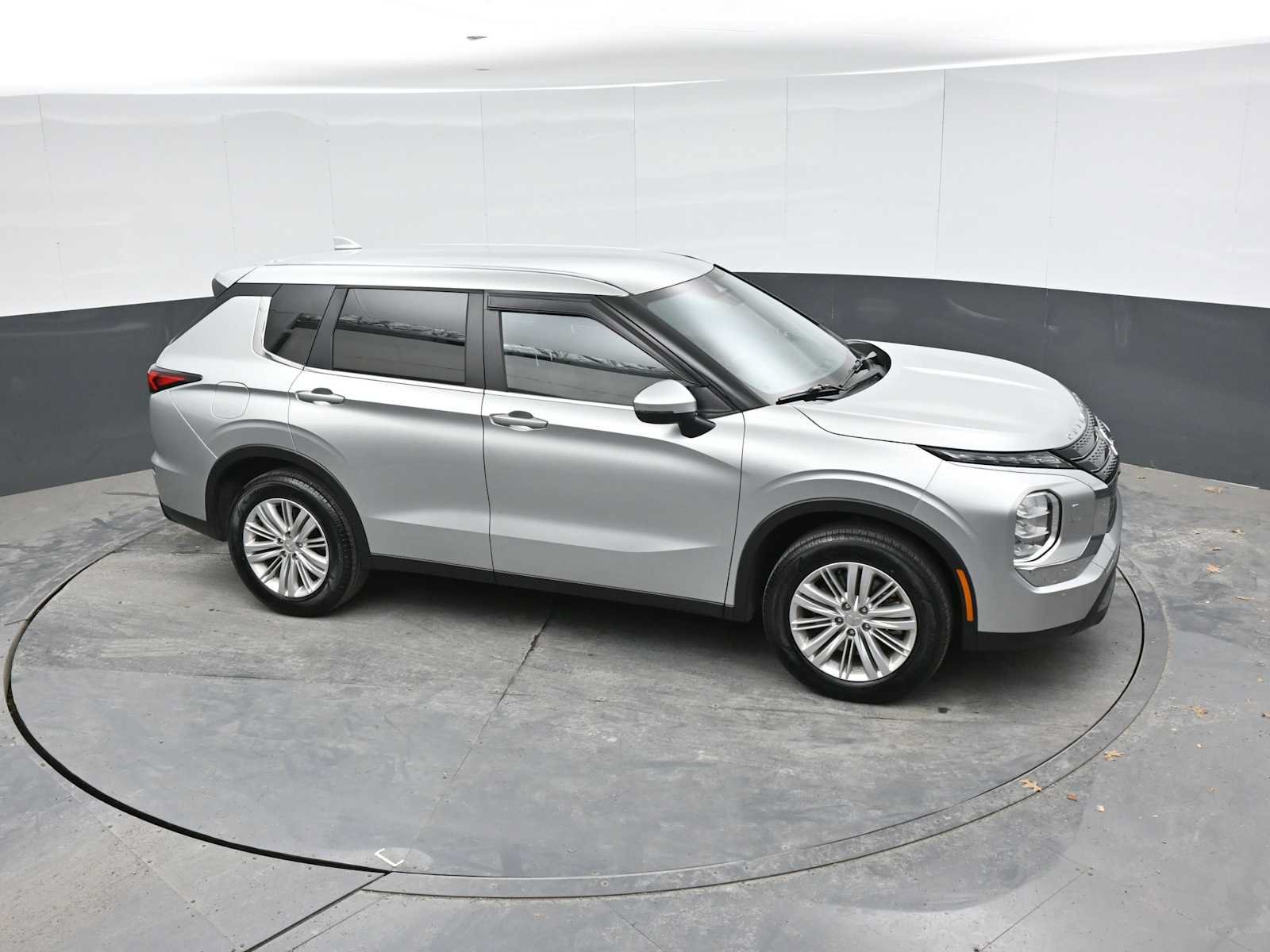 Used 2024 Mitsubishi Outlander ES AWD/4WD image 34