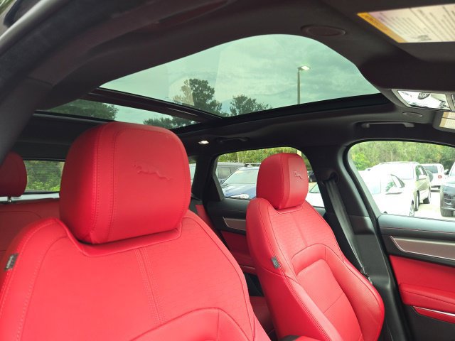 Used 2026 Jaguar F-PACE R-Dynamic S AWD/4WD image 13