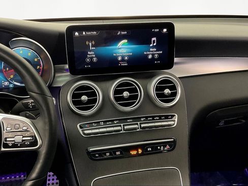 Used 2021 Mercedes-Benz GLC 300 4MATIC image 9