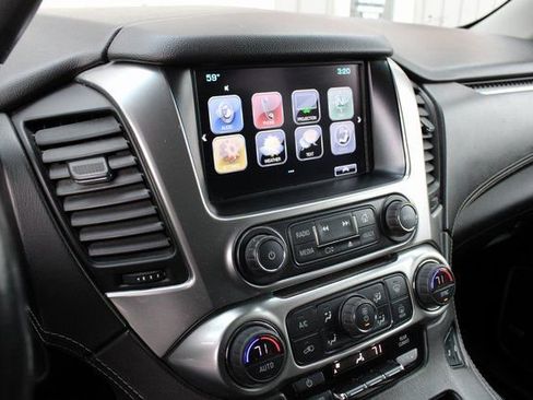 Used 2018 Chevrolet Suburban LT image 16