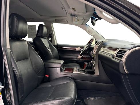 Used 2016 Lexus GX 460 w/ Premium Package AWD/4WD image 17
