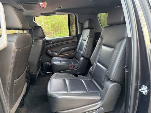 Used 2018 Chevrolet Suburban LT w/ LT Signature Package image 8