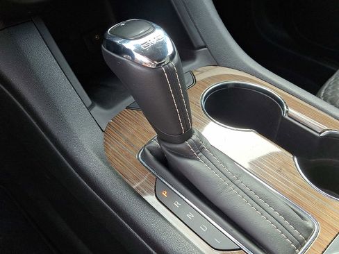 Certified 2018 GMC Acadia SLE image 15