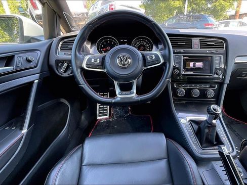 Used 2016 Volkswagen GTI SE w/ Driver Assistance Package FWD image 4