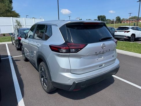 Used 2024 Nissan Rogue SV FWD image 17