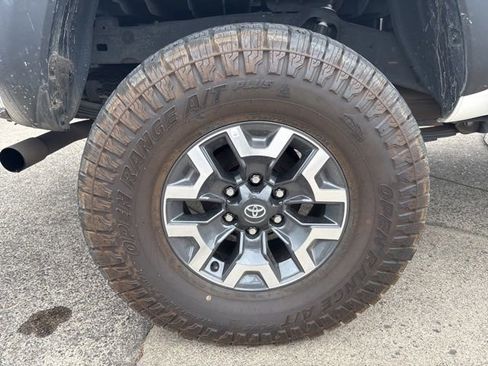 Used 2023 Toyota Tacoma TRD Off-Road AWD/4WD image 14