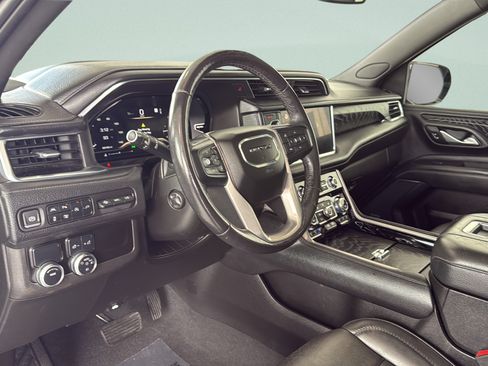 Used 2022 GMC Yukon XL Denali RWD image 15