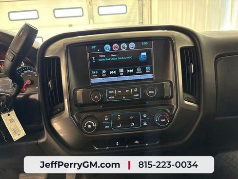 Used 2018 Chevrolet Silverado 1500 LT w/ Trailering Package AWD/4WD image 18