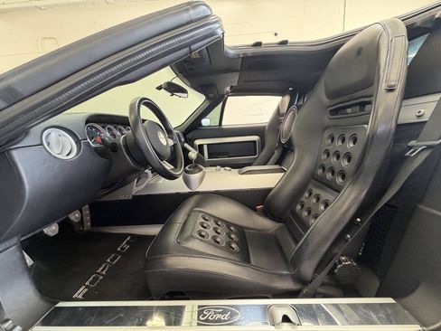 Used 2005 Ford GT RWD image 44