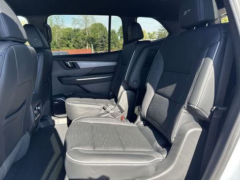 New 2026 Buick Enclave Sport Touring w/ LPO, Illumination Package image 22