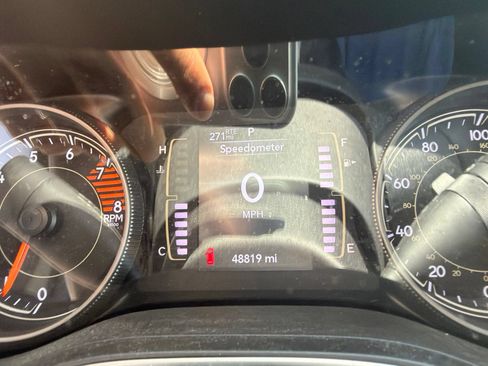 Used 2019 Jeep Cherokee Latitude w/ Cold Weather Group AWD/4WD image 5