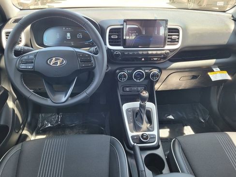 New 2025 Hyundai Venue Limited image 7