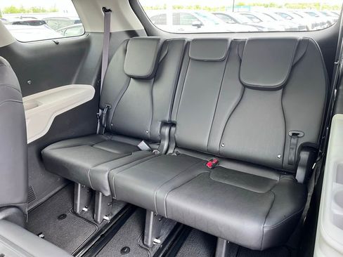 Used 2024 Kia Carnival SX FWD image 23
