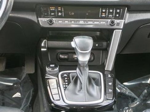 Used 2024 Kia Seltos EX AWD/4WD image 16