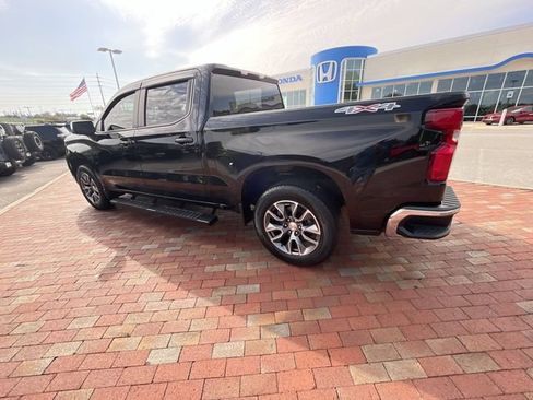 Used 2022 Chevrolet Silverado 1500 LT AWD/4WD image 31