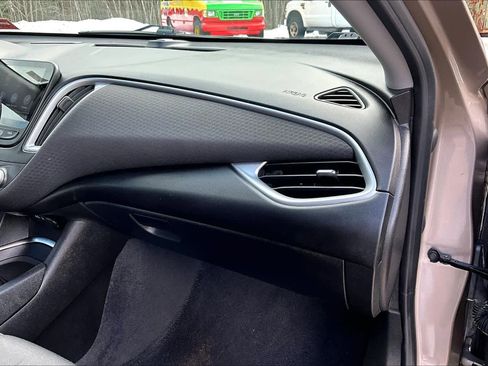 Used 2023 Chevrolet Malibu LT image 19