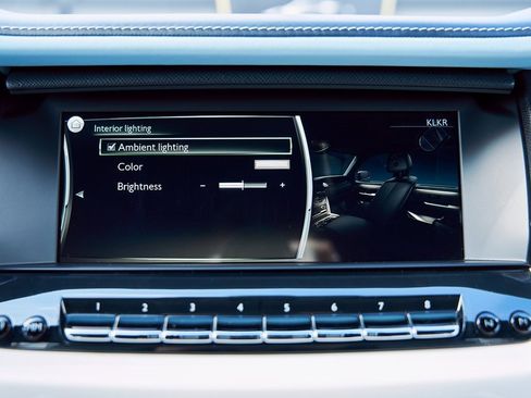 Used 2022 Rolls-Royce Cullinan w/ Cullinan Package image 80