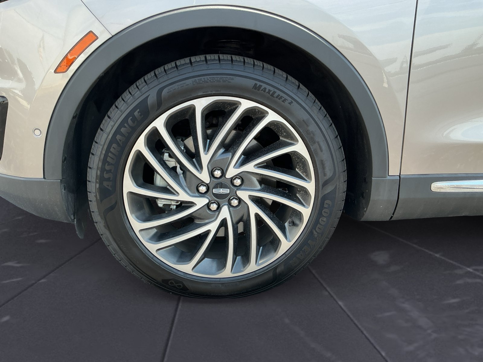 Used 2020 Lincoln Nautilus Reserve w/ Equipment Group 201A FWD image 14