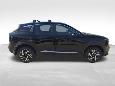 New 2026 Nissan Kicks SV w/ Cold Weather Package FWD image 6