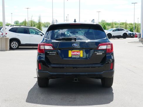 Used 2017 Subaru Outback 2.5i Limited AWD/4WD image 6
